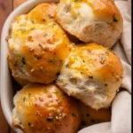 Cheesy Garlic Dinner Rolls